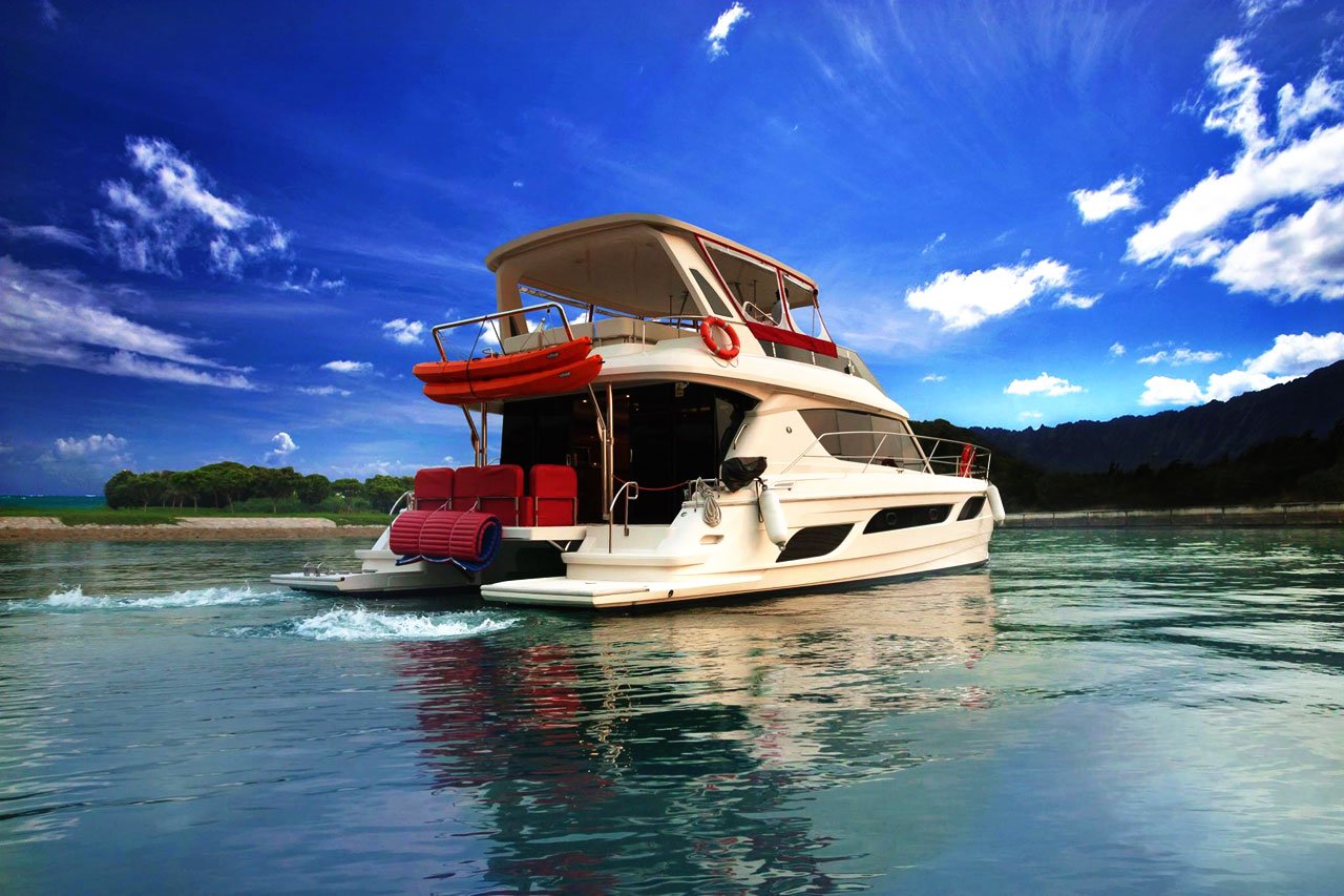 Yacht charter amethyst in style