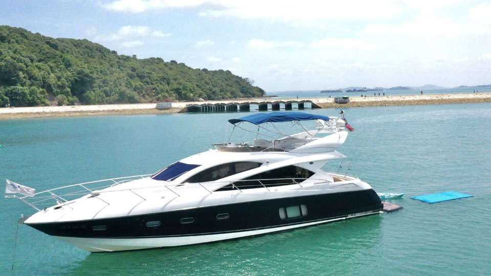 yacht hire singapore